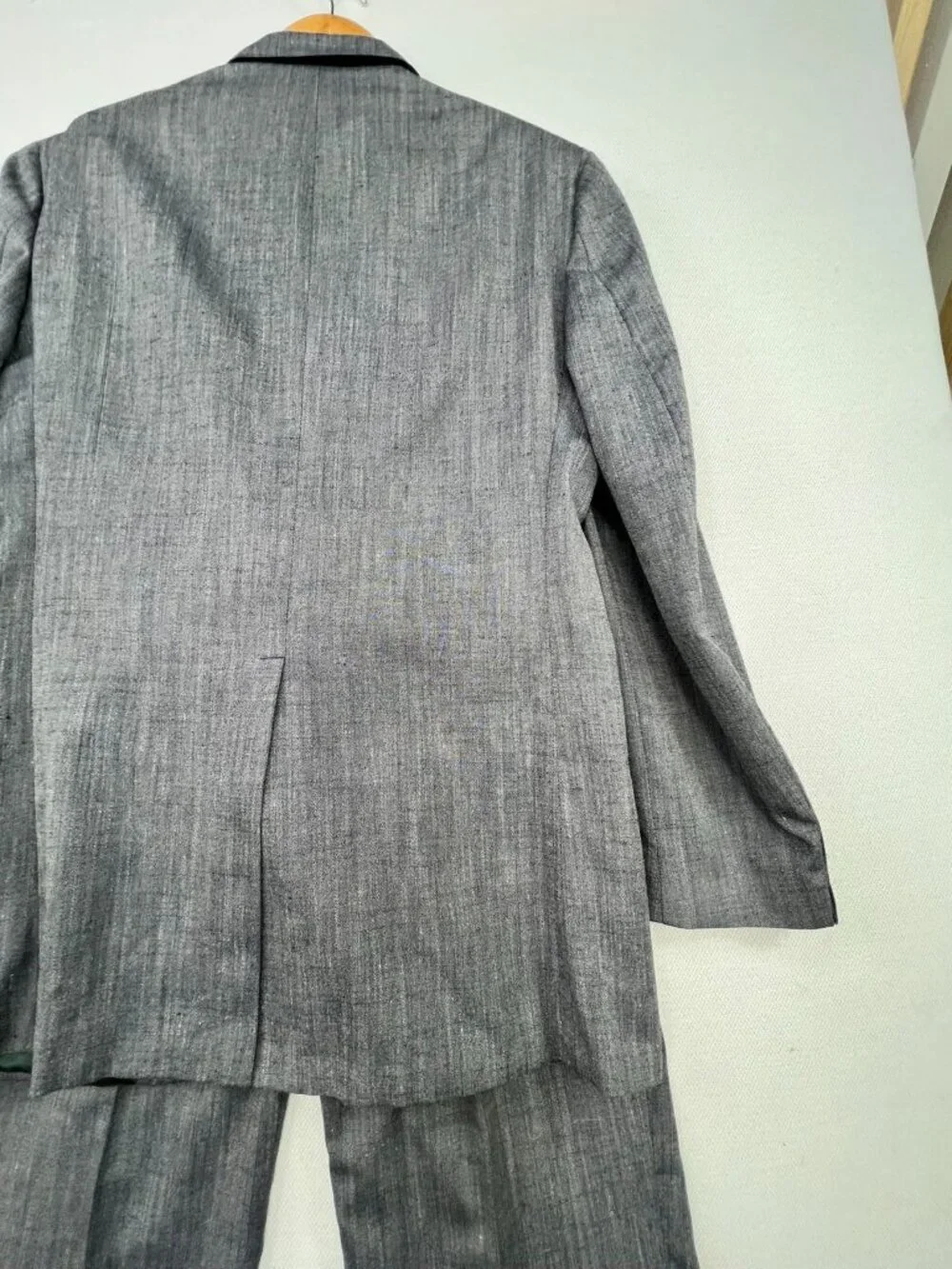Parkworth Clothes Men's Two-Piece Suit 2 Button Blazer Pleated Pants Sz 42L Gray